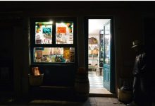 how-local-businesses-can-use-digital-out-of-home-advertising-to-dominate-their-market