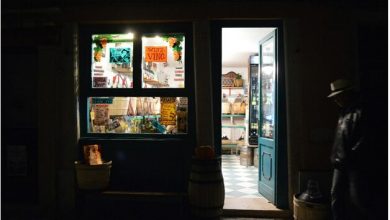 how-local-businesses-can-use-digital-out-of-home-advertising-to-dominate-their-market